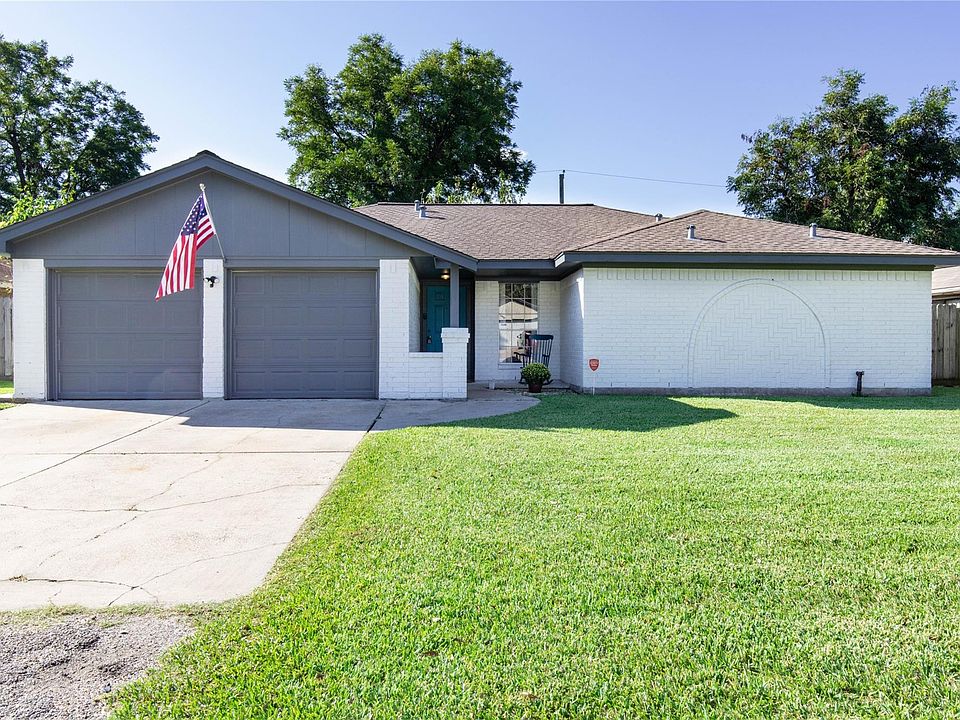 1st image of 2409 38th Ave N