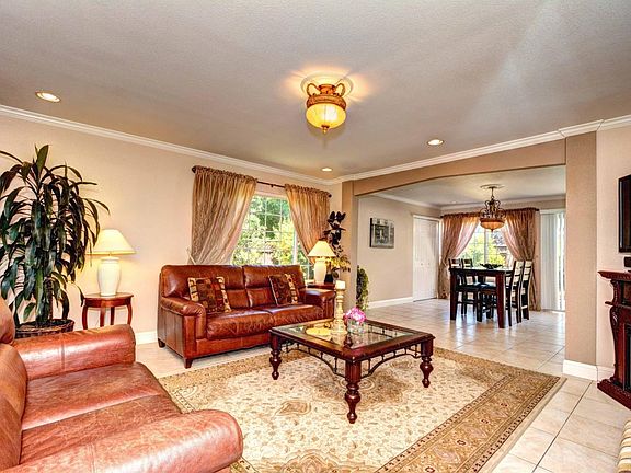 3rd image of 238 Vineyard Dr