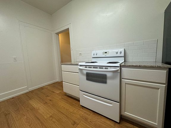 5th image of 1109 W 22nd 1/2 St #B & A