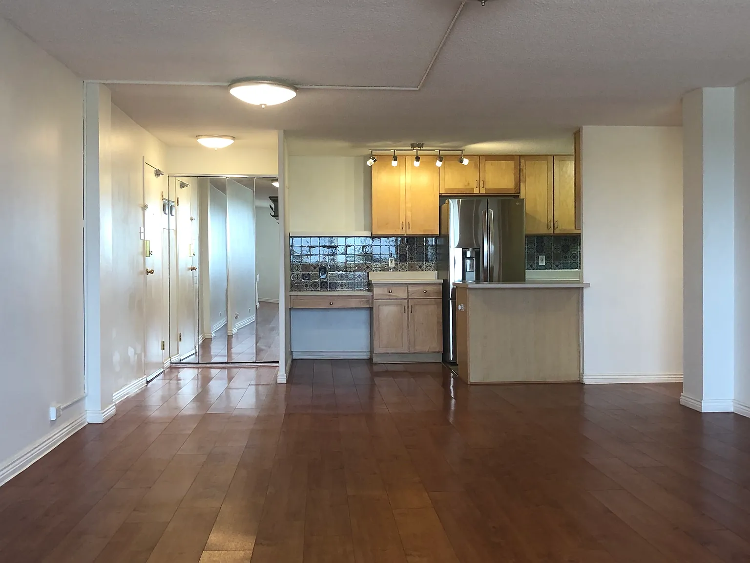 2 bed, 1162 sqft, $2,100 — Photo 3
