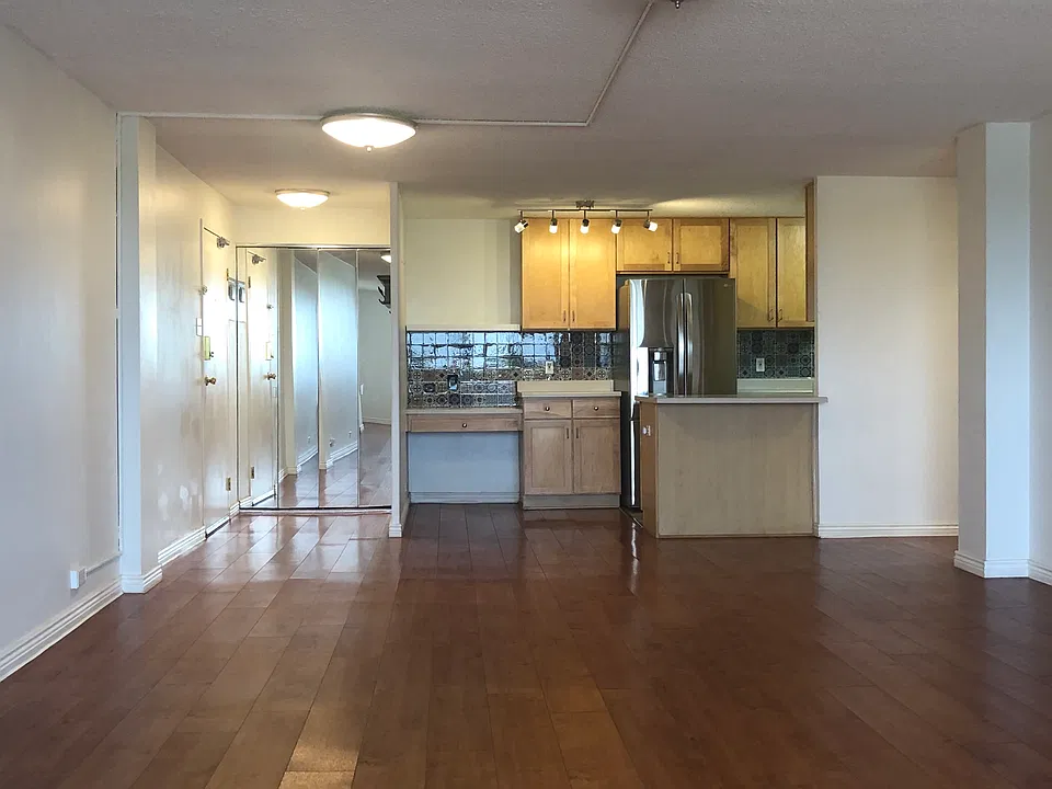 2225 Buchtel Blvd #1101
