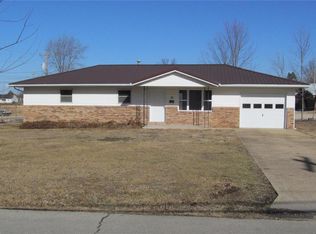 901 E Grand Ave, Cuba, MO 65453