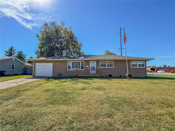 420 W Pierce Ave, Charleston, IL 61920