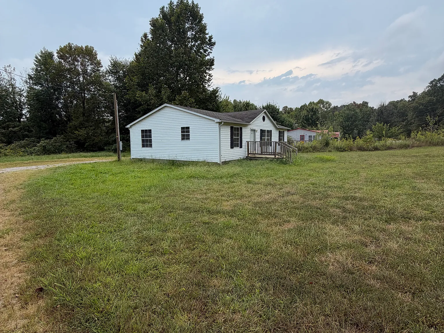 3 bed, $925 — Photo 1