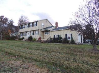 211 Bartholomew Rd, Middletown, CT 06457