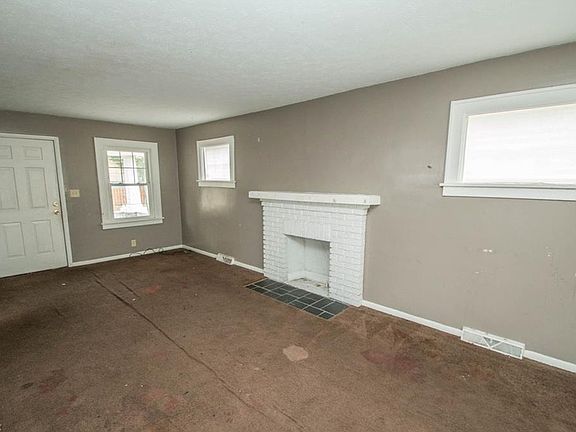 5th image of 19870 Newton Ave