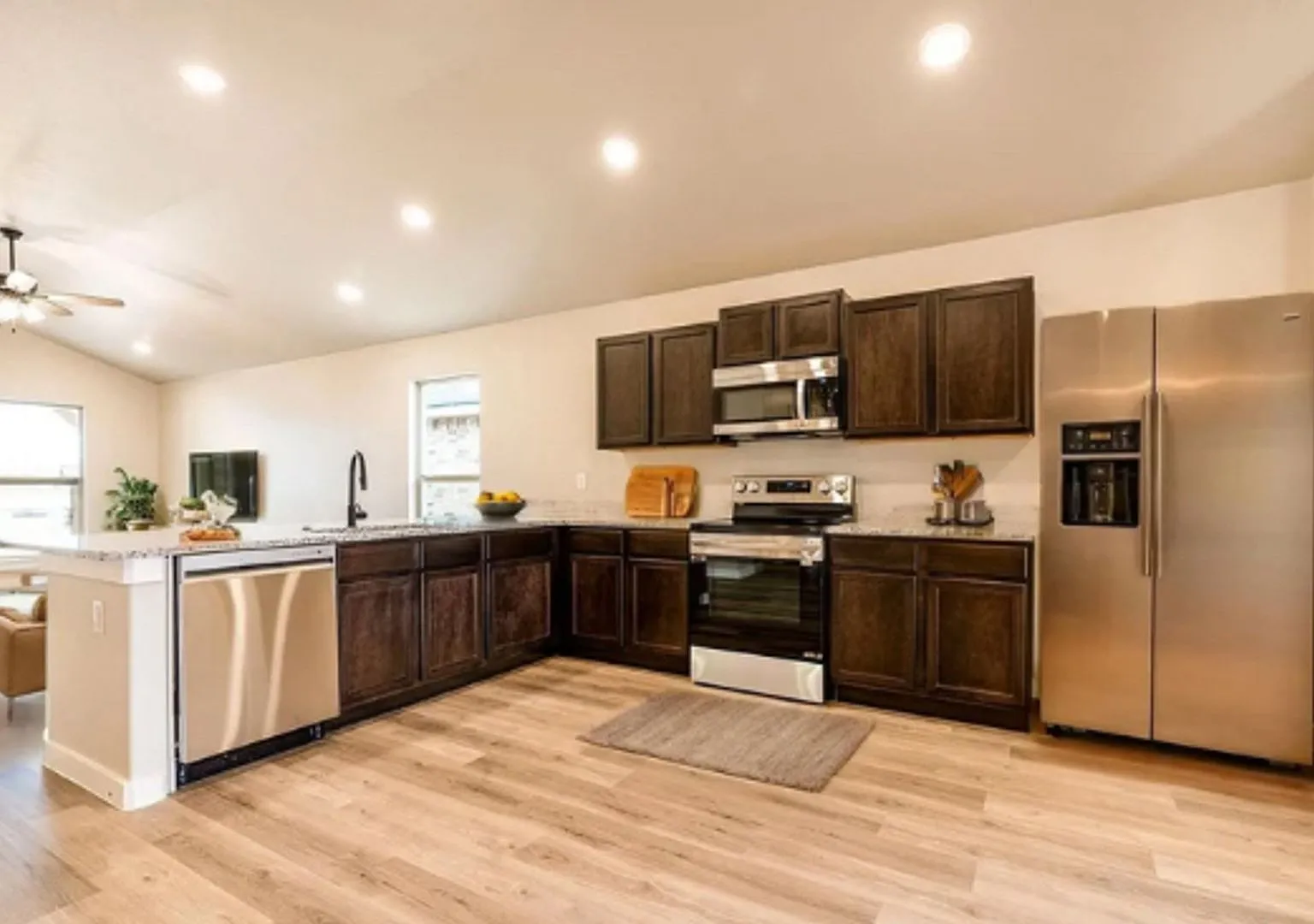Modern Living in the Overlook Community! — Photo 4