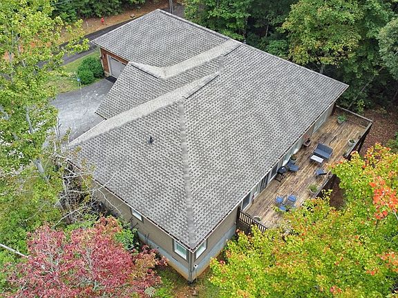 3rd image of 10 Quiet Place Ln