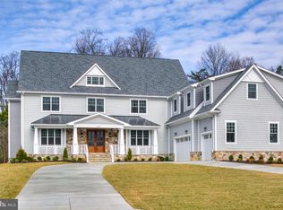 6111 Roseland Dr, Rockville, MD 20852