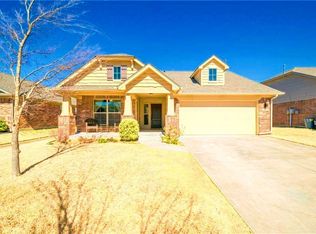13313 SW 3rd St, Yukon, OK 73099