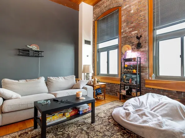 320 W 2nd St APT 512, Boston, MA 02127