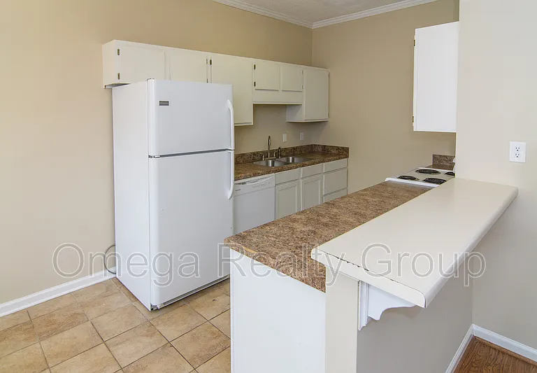 1101 Hillsboro Ln — Photo 9