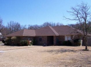 413 Country Meadow Dr, Mansfield, TX 76063