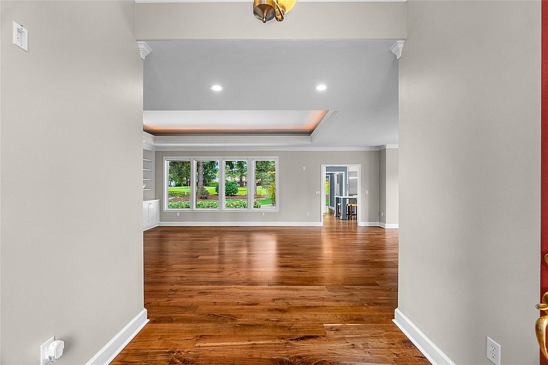 5th image of 3930 Prestwick Lane SE