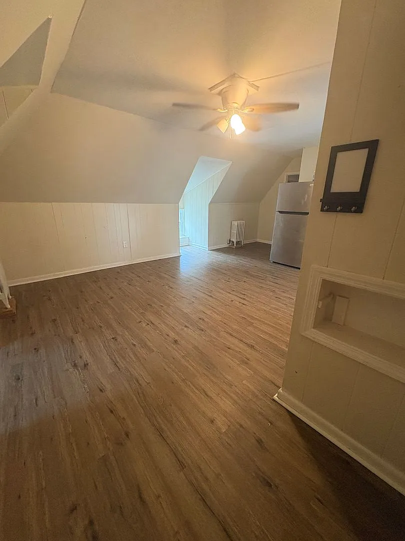 207 Main St — Photo 2