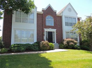 1323 Crossings Ct UNIT B, Ballwin, MO 63021