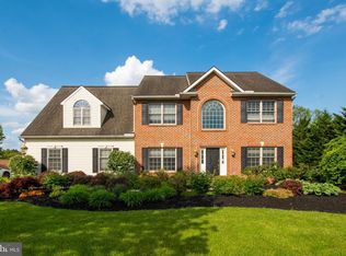 709 Yankee Ln, Harrisburg, PA 17112