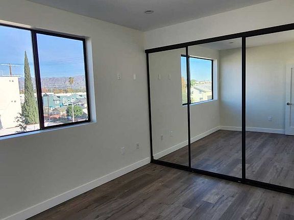 2nd image of 5232 Willowcrest Ave #3