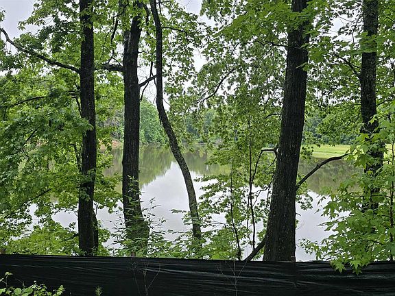 2nd image of 26 Lake Pointe Ct
