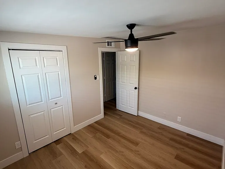 909 S Kenwood Cir #A — Photo 13