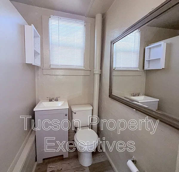 234 E 32nd St #4 — Photo 3