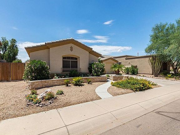 3rd image of 1787 E Carob Dr
