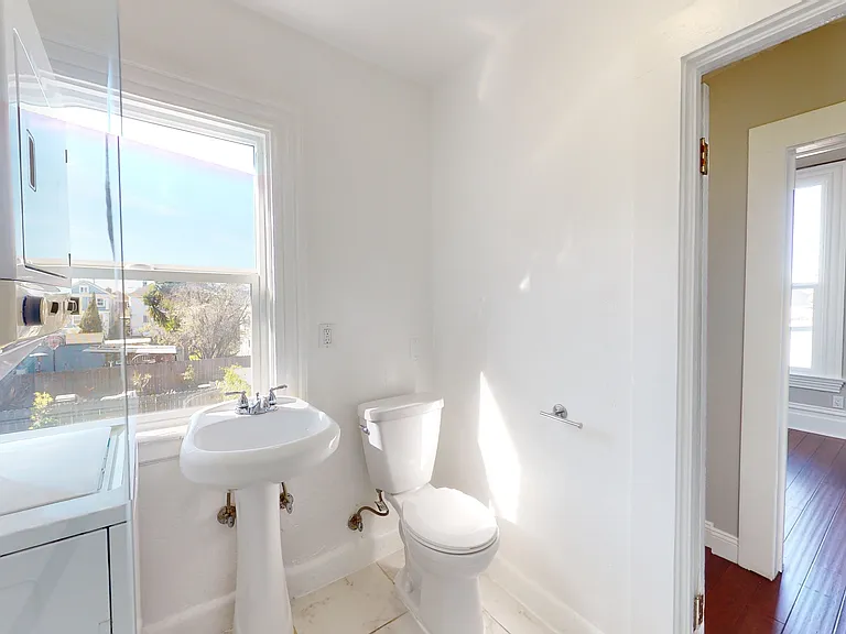 1817 Linden St #1817 — Photo 8