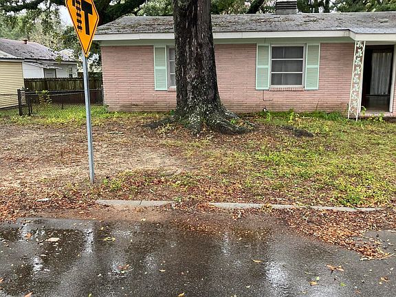 2nd image of 1028 Esposito St
