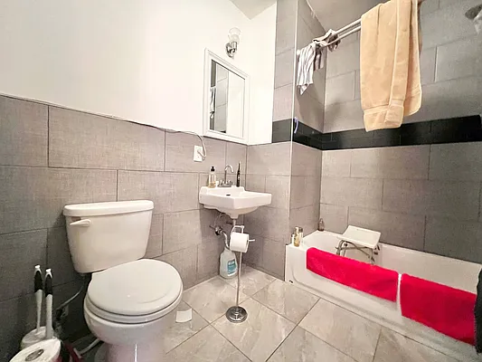 Rented by Doorway NYC, LLC | media 25