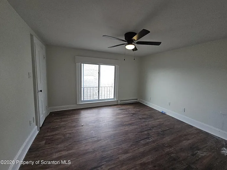 1226-1228 Vine St #7 — Photo 8