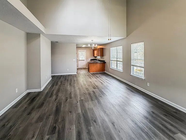 1202 Elisha Ct — Photo 3