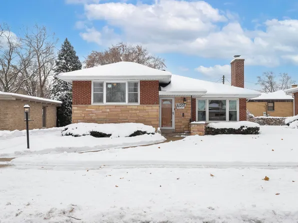 10551 Essex St, Westchester, IL 60154