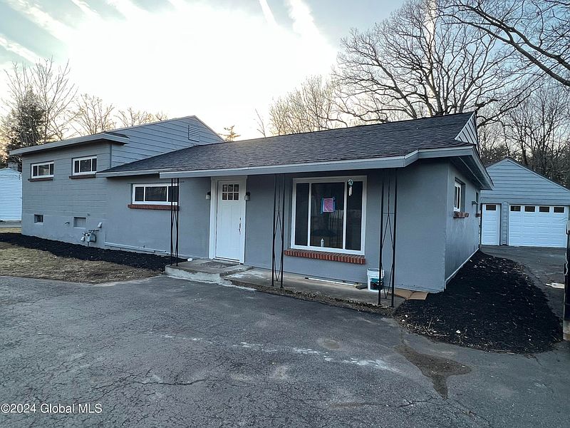 3rd image of 817 Whitney Drive