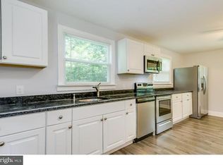 13 Orchard Ln, Burlington, NJ 08016