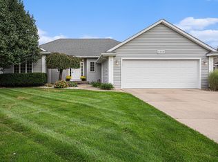 8356 Fairwood Dr, Jenison, MI 49428