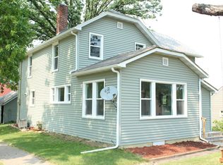 903 14th St E, Glencoe, MN 55336