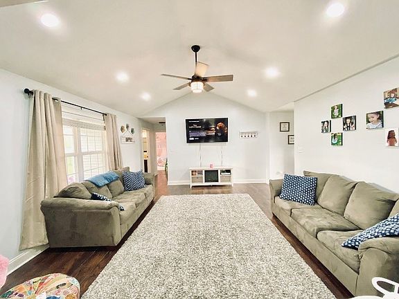 3rd image of 1241 Salem Cir