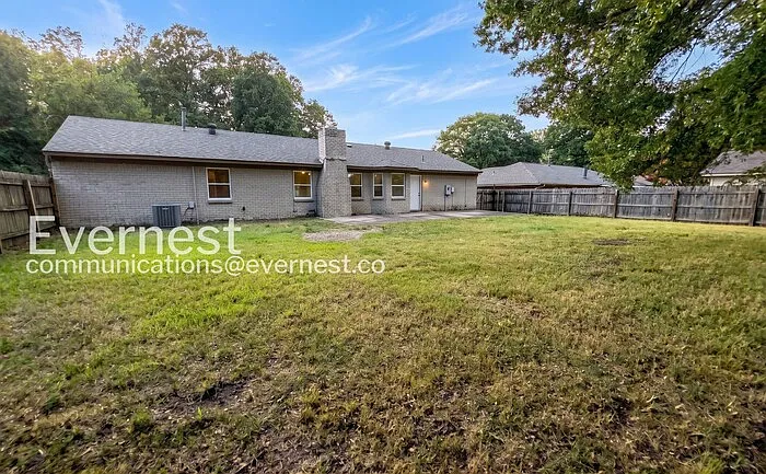 8250 Chesterfield Dr — Photo 27