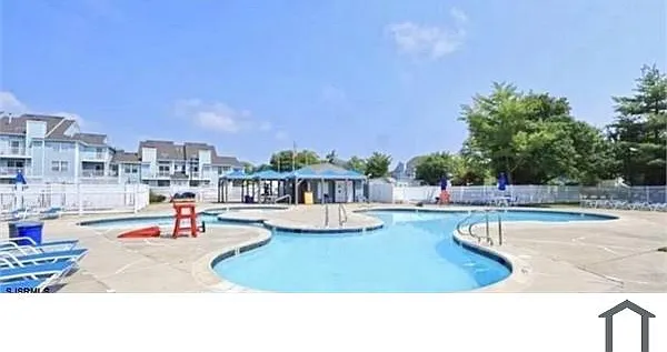 2 bed, 944 sqft, $1,900 — Photo 3