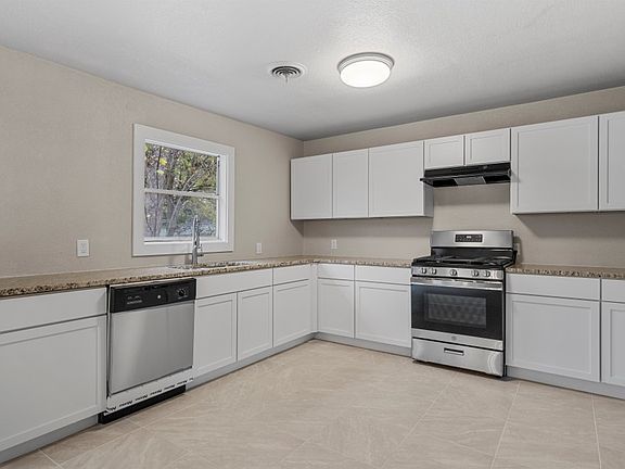 5th image of 3313 Ferndale Dr