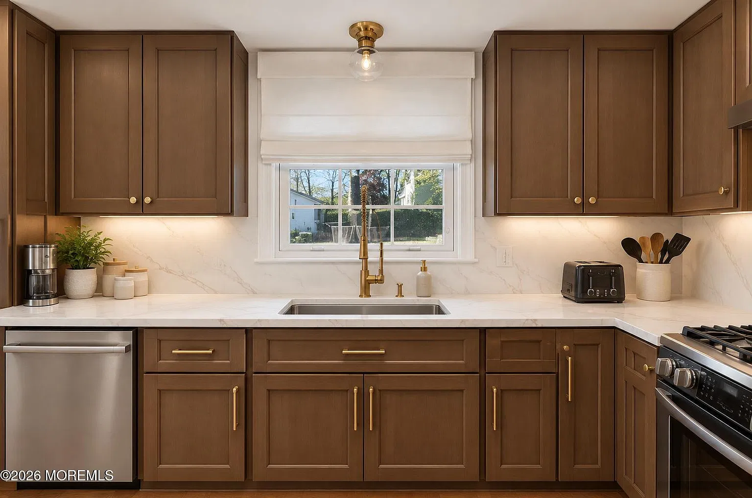 5 bed, 3.5 bath, 1741 sqft, $5,000 — Photo 4