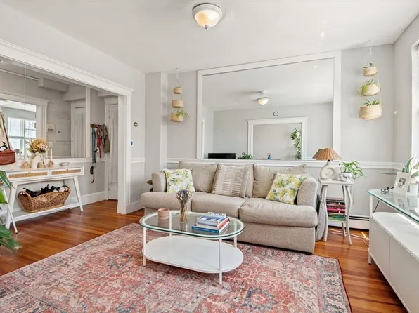 2 Hazel St APT 10, Salem, MA 01970