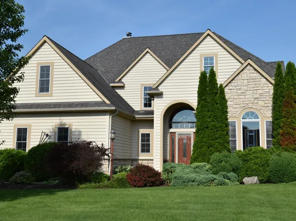 410 Wellington Dr, Union Grove, WI 53182