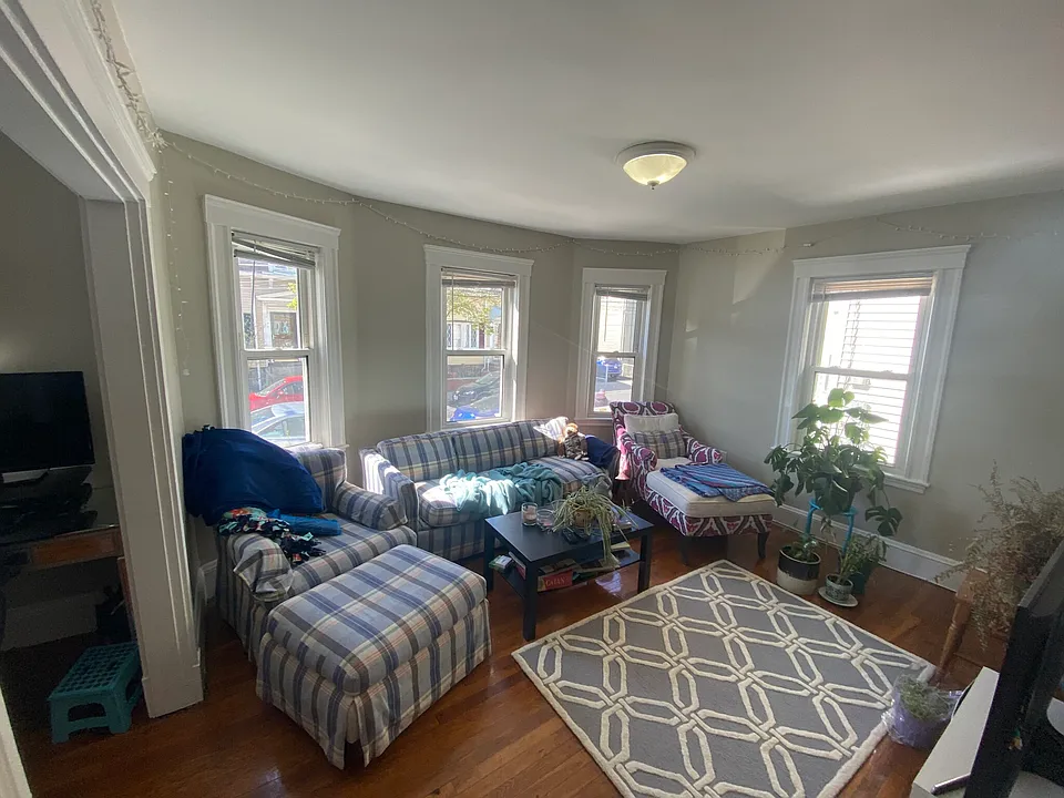 26 Bolton St #1L