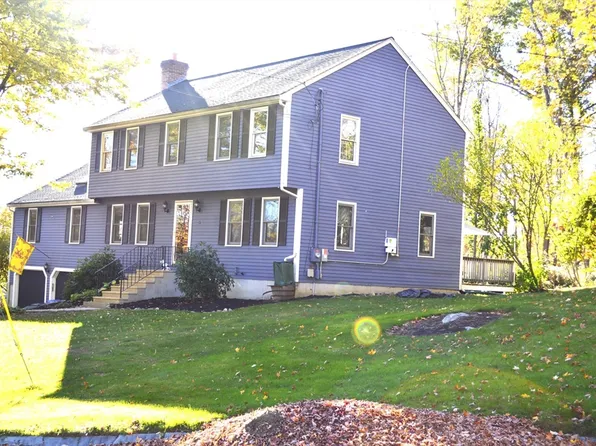 3 Dana Cir, Milford, MA 01757