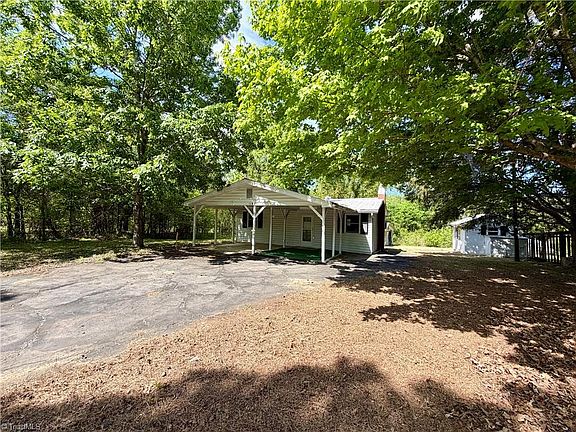 4th image of 1194 Summey Town Rd