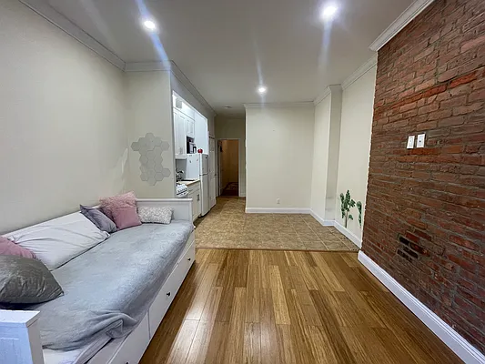 Rented by Meraki Realty LLC | media 8