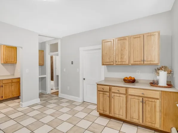 109 Harrishof St #1, Dorchester, MA 02121