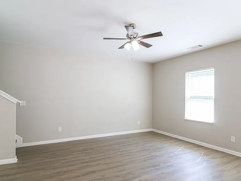 1091 Coldwater Dr — Photo 5