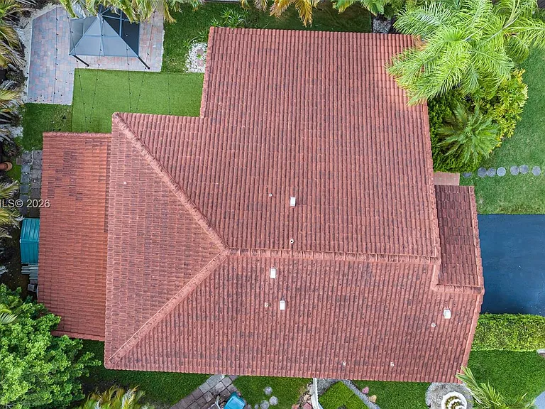 6768 SW 104th Ave — Photo 34